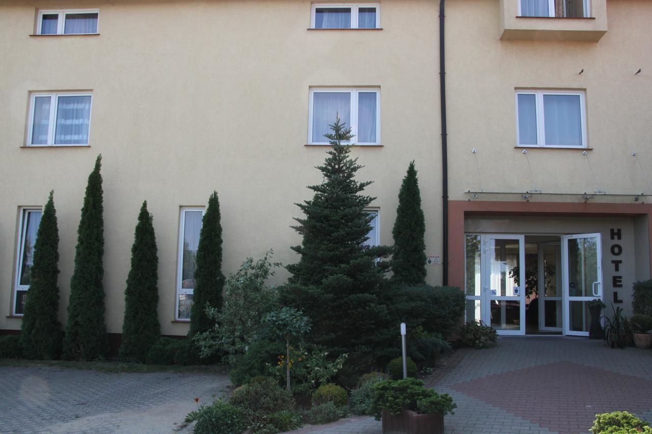 Отель Hotel Przylesie Sierosław-22