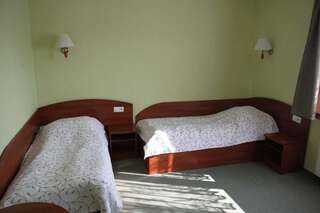 Отель Hotel Przylesie Sierosław Двухместный номер с 1 кроватью или 2 отдельными кроватями-3